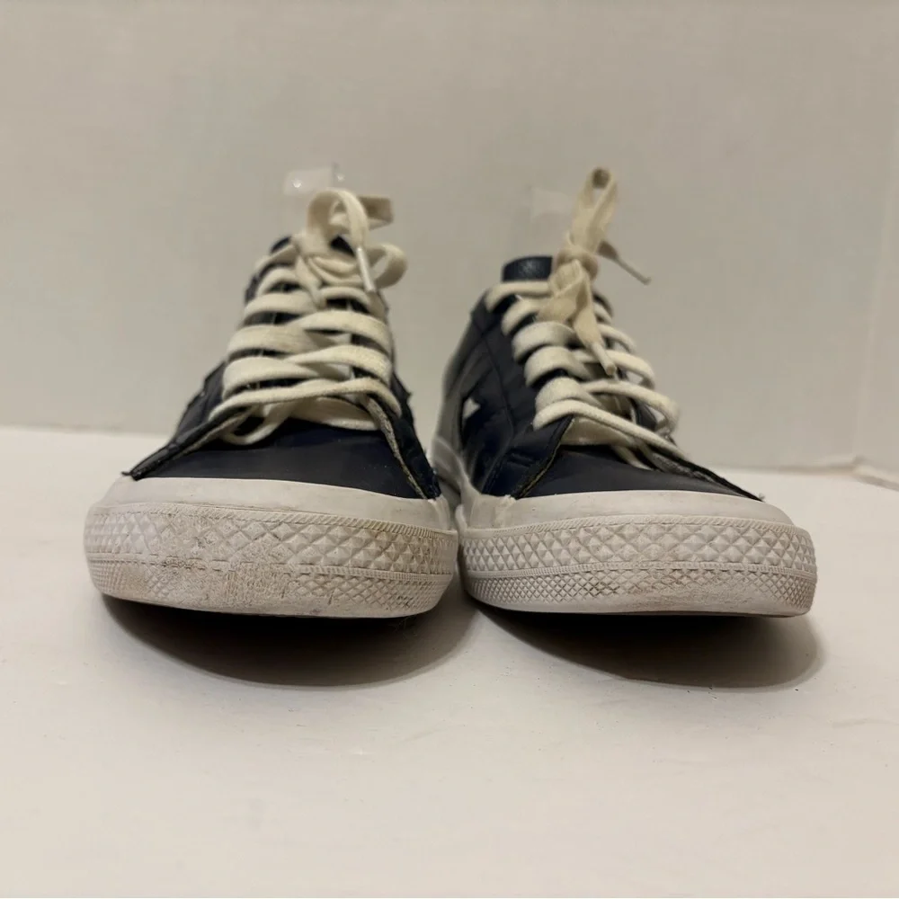 Converse sneakers have